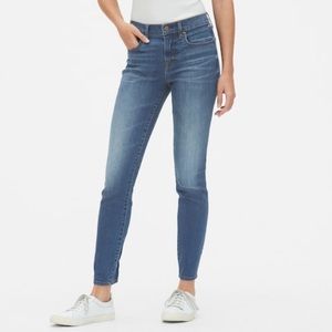 GAP - Stretch True Skinny Jeans